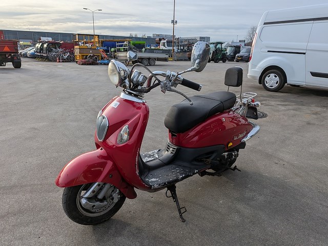 Retro bromscooter, la souris, grande retro zn50qt-e, rood, 2016 - afbeelding 29 van  32