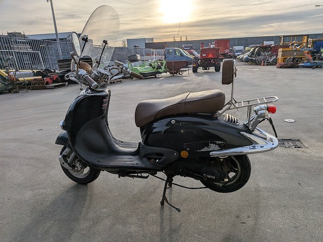 Retro bromscooter, znen, grande retro - zn50qt-hs, zwart, 2012 - afbeelding 35 van  39