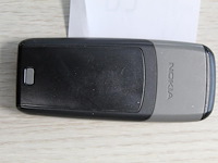 Retro mobiele telefoon nokia 1600. - afbeelding 2 van  2