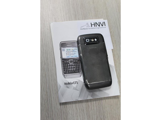 Retro mobiele telefoon nokia e71. geen voedingskabel. - afbeelding 2 van  2