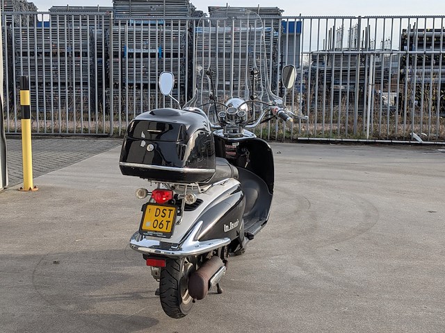 Retro scooter, la souris, grande retro, zwart, 2018 - afbeelding 18 van  24