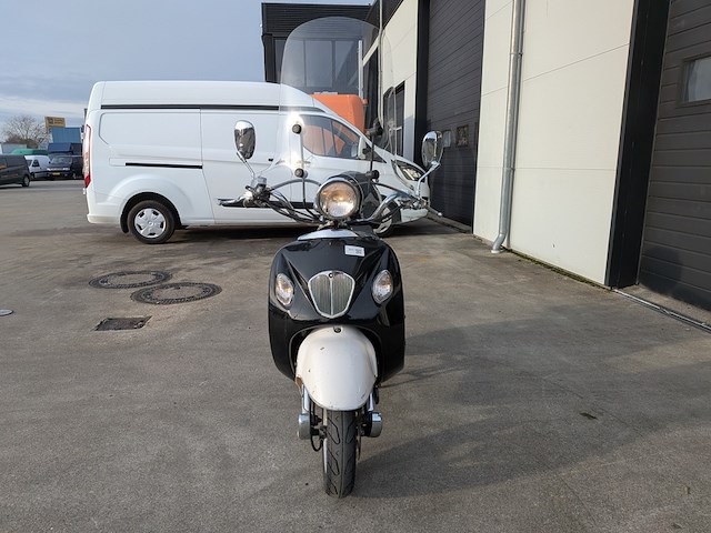 Retro scooter, la souris, grande retro, zwart, 2018 - afbeelding 22 van  24