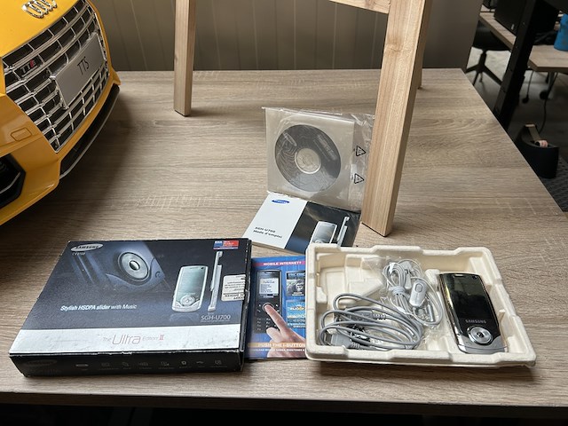 Retro telefoon, samsung, the ultra edition ii - afbeelding 1 van  6