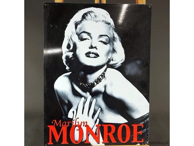 Retro wandbord met een zwart-witportret van marilyn monroe - afbeelding 2 van  5