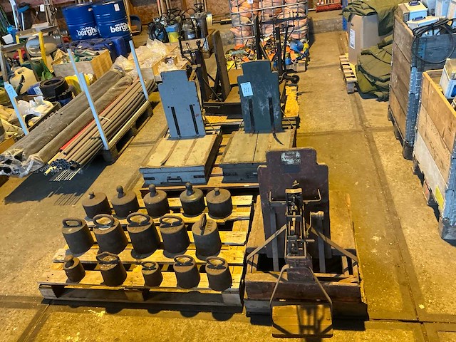 Retro weegschaal met gewichten (5x) - afbeelding 1 van  12