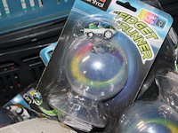 Revel mini bestuurbaar autotje 6 stuks in kr 40