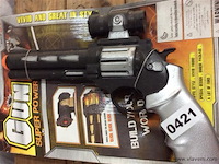 Revolver - afbeelding 2 van  3