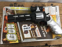 Revolver - afbeelding 1 van  3
