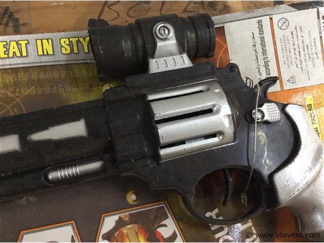Revolver - afbeelding 2 van  3