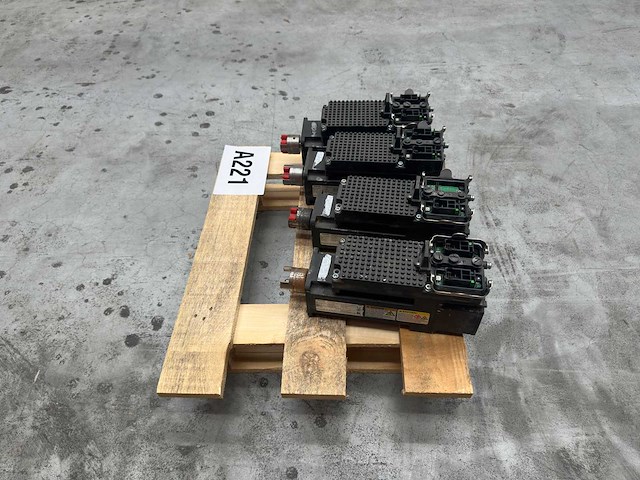 Rexroth - ksm01.2b-041c - indradrive mi servo motor (4x) - afbeelding 8 van  8