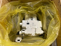 Rexroth - r902451938 - pl a4csg 500 epg/30r-vzh35k334m - hydraulische axiale pomp met regelblok en drukaccumulator - afbeelding 2 van  6