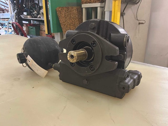Rexroth a10vso hydromotor met drukbuffer - afbeelding 2 van  7
