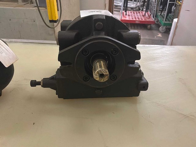Rexroth a10vso hydromotor met drukbuffer - afbeelding 6 van  7