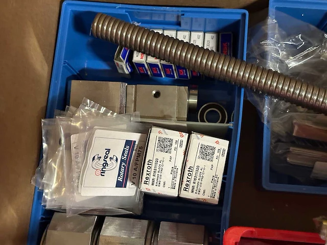 Rexroth, akn - partij lineaire geleidingen, spindels, lagers en toebehoren - afbeelding 7 van  8