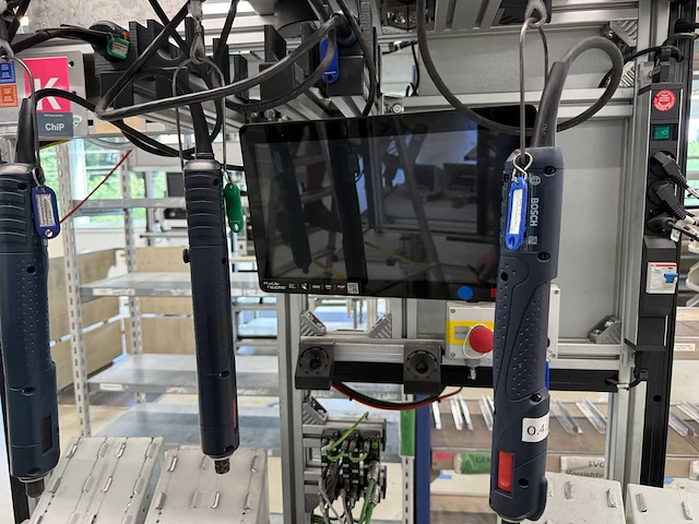 Rexroth bosch - hoog/laag werkstation met puc exact moment schroevendraaiers - werkbank - afbeelding 4 van  10