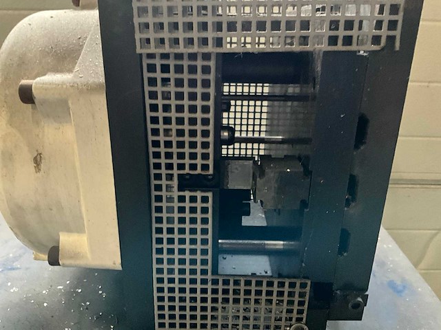 Reynaers pneumatische stansmachines - afbeelding 4 van  6