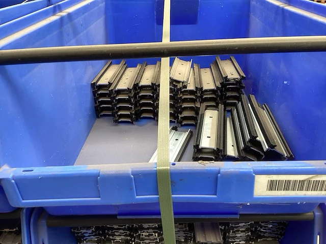 Reynaers, vbh, gb partij diverse sluitwerk onderdelen en raamgrepen - afbeelding 20 van  41