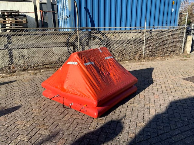 Rfd reddingsvlot (afgekeurd ,speelobject) - afbeelding 4 van  9
