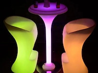 Rgb led set bestaande uit 2x kruk 57x50x107 en 1x tafel 61x61x61, 2025 - afbeelding 1 van  3