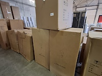 Rgb led set bestaande uit 2x kruk 57x50x107 en 1x tafel 61x61x61, 2025 - afbeelding 3 van  3