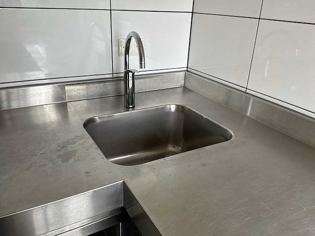 Rhima dr60 professionele spoelkeuken met rvs werkbanken - afbeelding 11 van  24