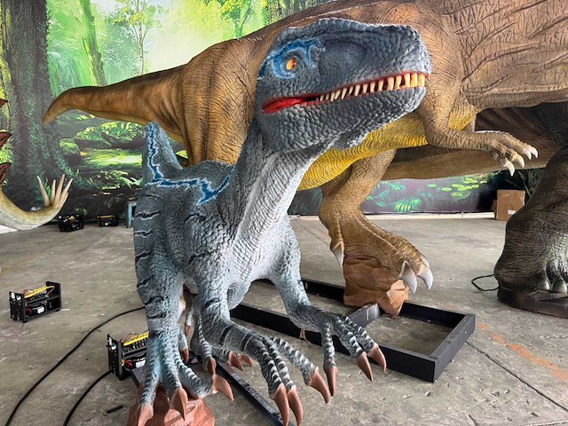 Rhino-coss-dino - rad-025 - dinosaurus velociraptor 3 meter - afbeelding 2 van  8