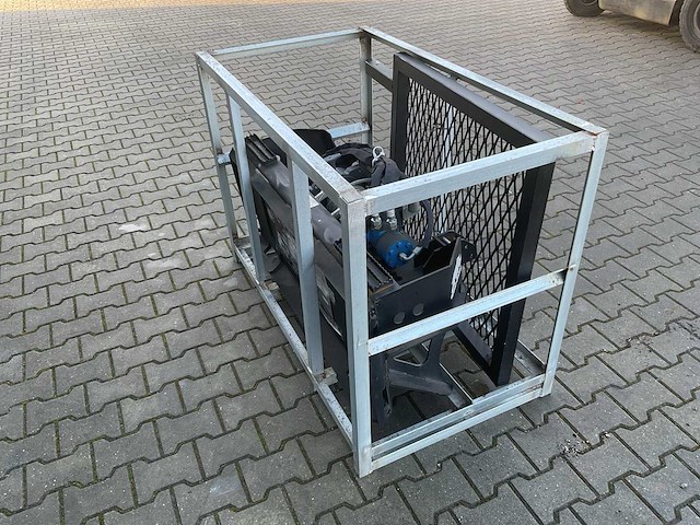 Rhino-cross 3 ton skid steer logging winch schranklader - afbeelding 10 van  12