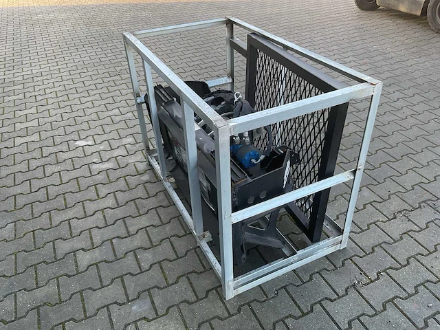 Rhino-cross 3 ton skid steer logging winch schranklader - afbeelding 10 van  12