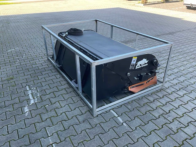 Rhino-cross 72” rotary skid steer broom voorzetapparatuur - afbeelding 11 van  14
