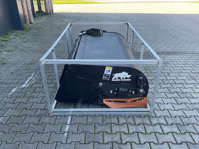 Rhino-cross 72” rotary skid steer broom voorzetapparatuur - afbeelding 12 van  14