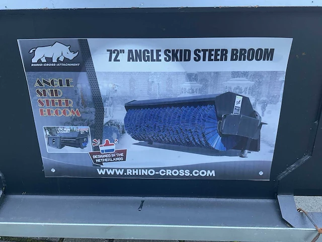 Rhino-cross angle skid steer broom voorzetapparatuur - afbeelding 2 van  13