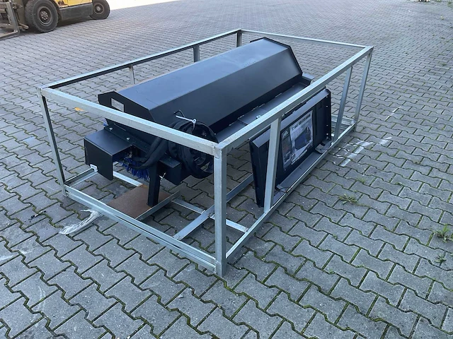 Rhino-cross angle skid steer broom voorzetapparatuur - afbeelding 8 van  13