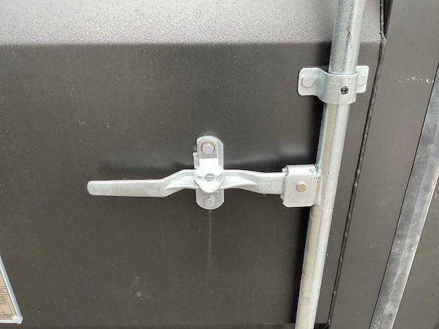 Rhino-cross-containers 12ft mini container met deur en raam - afbeelding 2 van  16