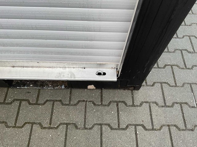 Rhino-cross-containers 12ft zeecontainer met roldeur - afbeelding 2 van  12