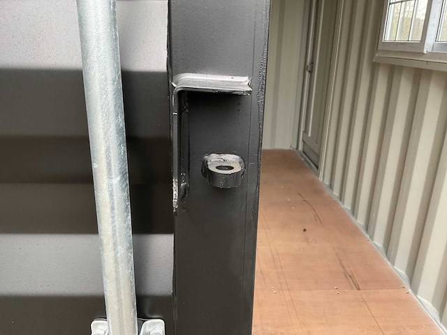 Rhino-cross-containers 14ft mini container met deur en raam - afbeelding 7 van  20