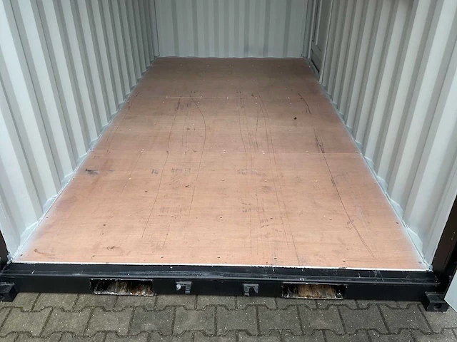 Rhino-cross-containers 14ft mini container met deur en raam - afbeelding 20 van  20