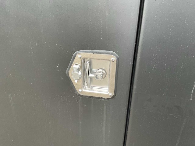 Rhino-cross-containers 16ft mini container met deur en raam - afbeelding 7 van  17