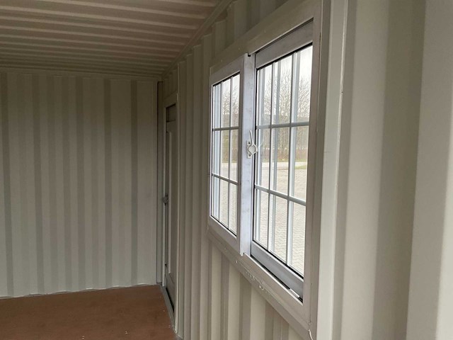 Rhino-cross-containers 16ft mini container met deur en raam - afbeelding 7 van  17