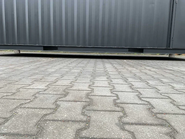 Rhino-cross-containers 20ft mini container met deur en raam - afbeelding 1 van  21