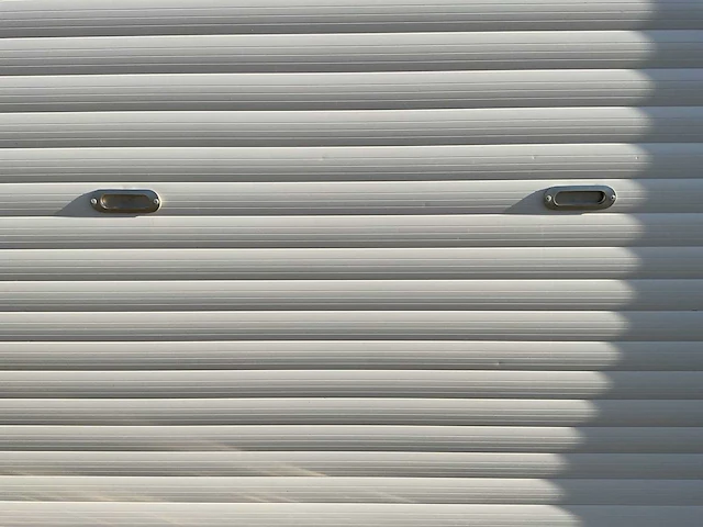 Rhino-cross-containers 20ft zeecontainer met roldeur - afbeelding 14 van  15