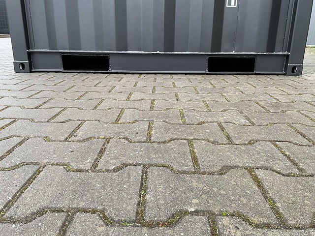 Rhino-cross-containers 7ft mini container met deur en raam - afbeelding 15 van  20