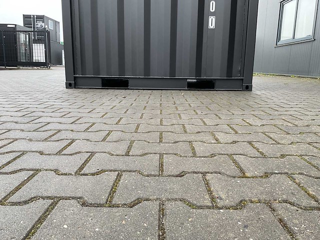 Rhino-cross-containers 8ft mini container met deur en raam - afbeelding 4 van  23