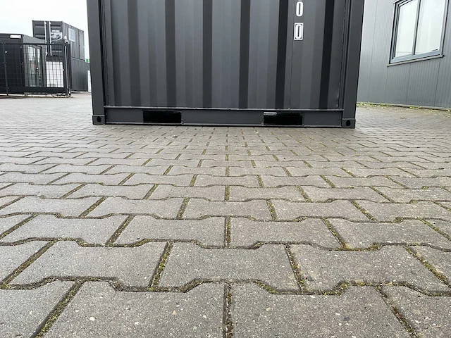 Rhino-cross-containers 8ft mini container met deur en raam - afbeelding 13 van  23