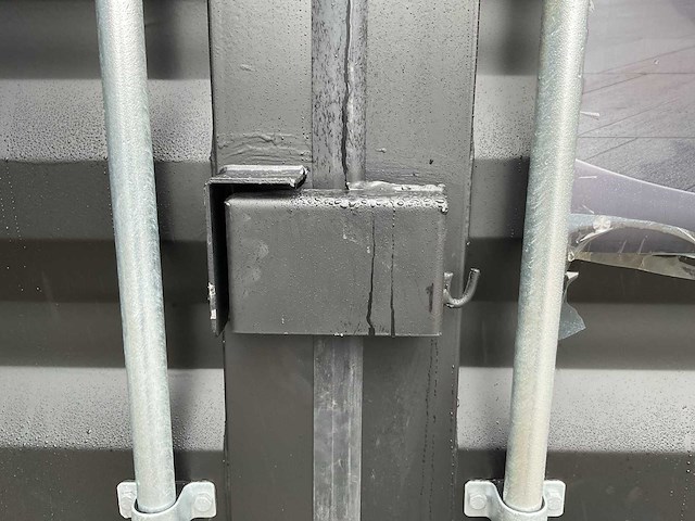 Rhino-cross-containers 9ft mini container met deur en raam - afbeelding 4 van  21