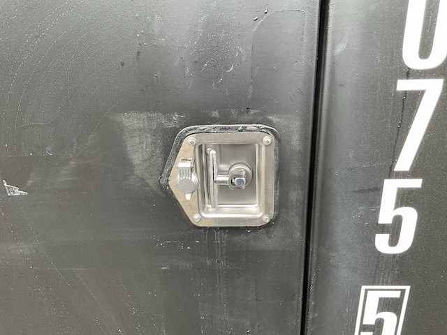 Rhino-cross-containers 9ft mini container met deur en raam - afbeelding 5 van  21