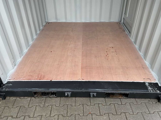 Rhino-cross-containers 9ft mini container met deur en raam - afbeelding 4 van  18