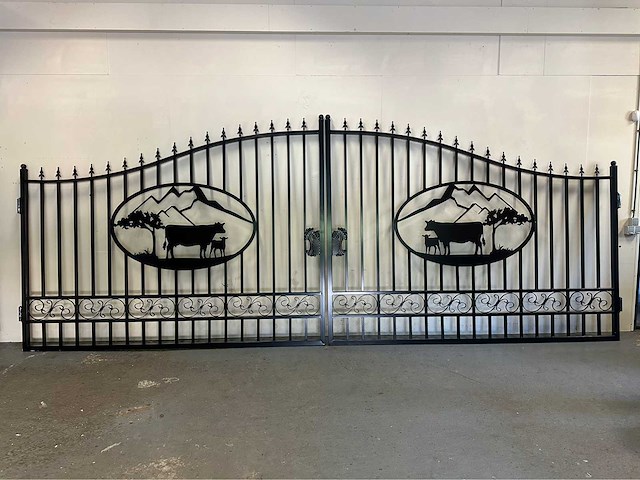 Rhino-cross-gates koe 433cm toegangspoort/hek 14ft - afbeelding 1 van  3