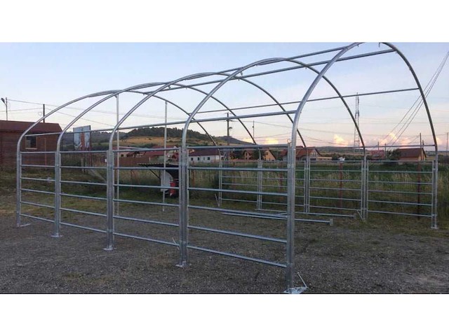 Rhino-cross-shelters 8 meter cattle tent 8x8x4 meter dierenverblijf/tent - afbeelding 2 van  3