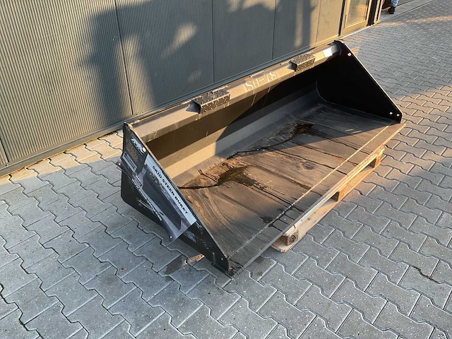 Rhino-cross standard bucket 78 inch schranklader - afbeelding 3 van  4