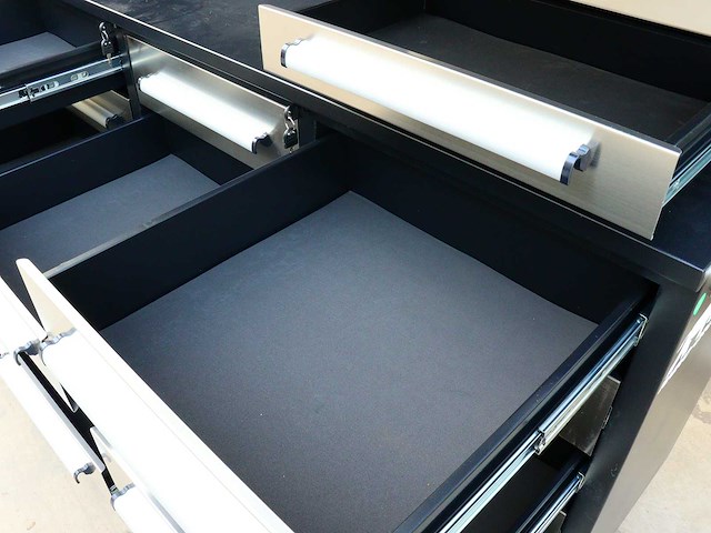 Rhino-cross-workbench h10ft-35d-01c rvs werkbank 35 lades 2 deuren - afbeelding 12 van  13